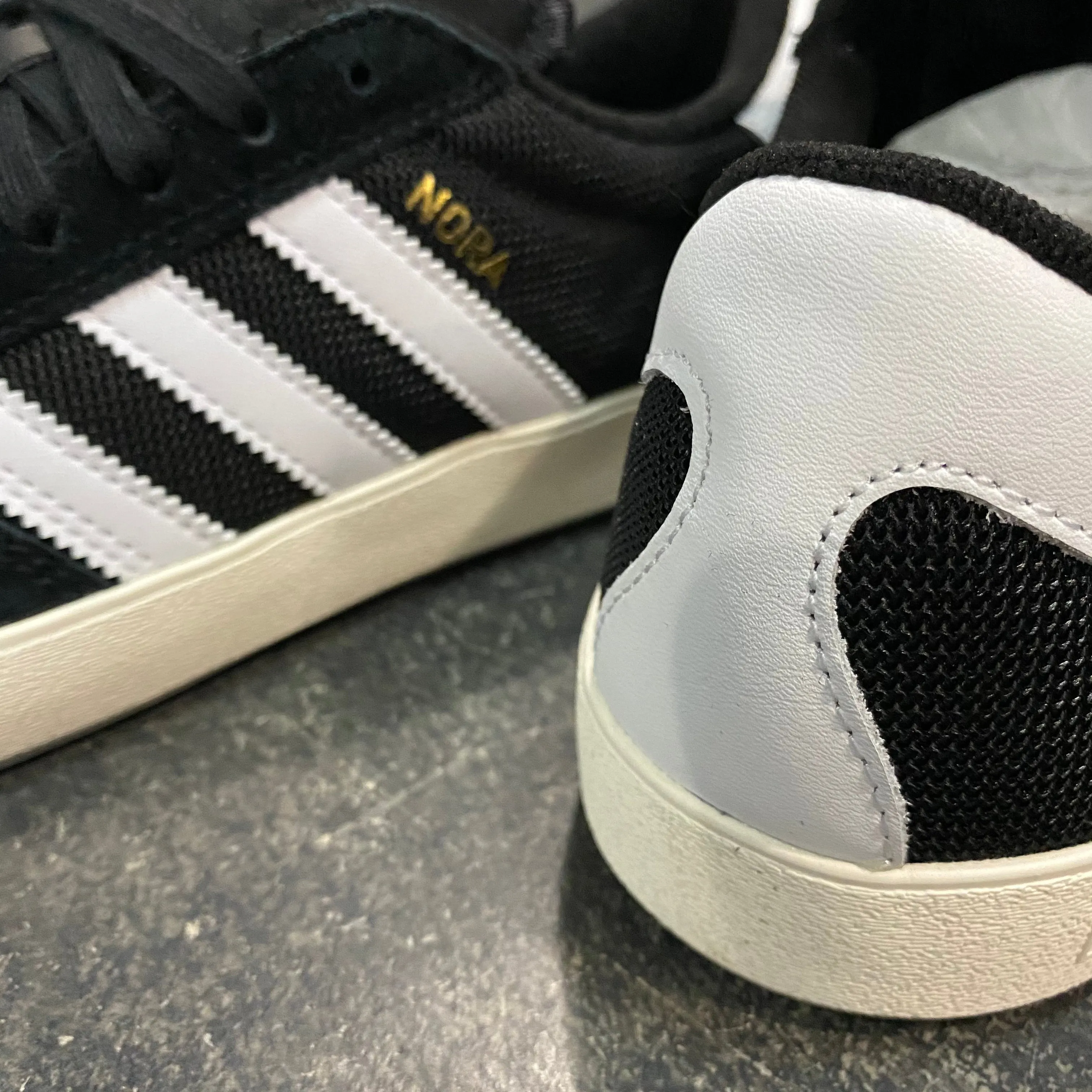 Adidas Nora Black/White